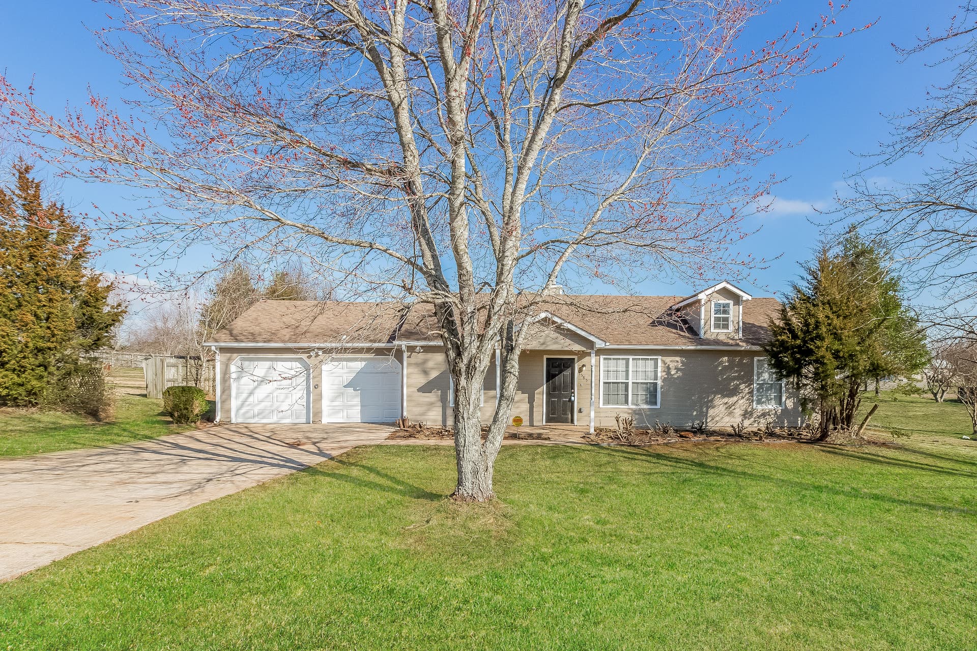 1585 Patterson Lane