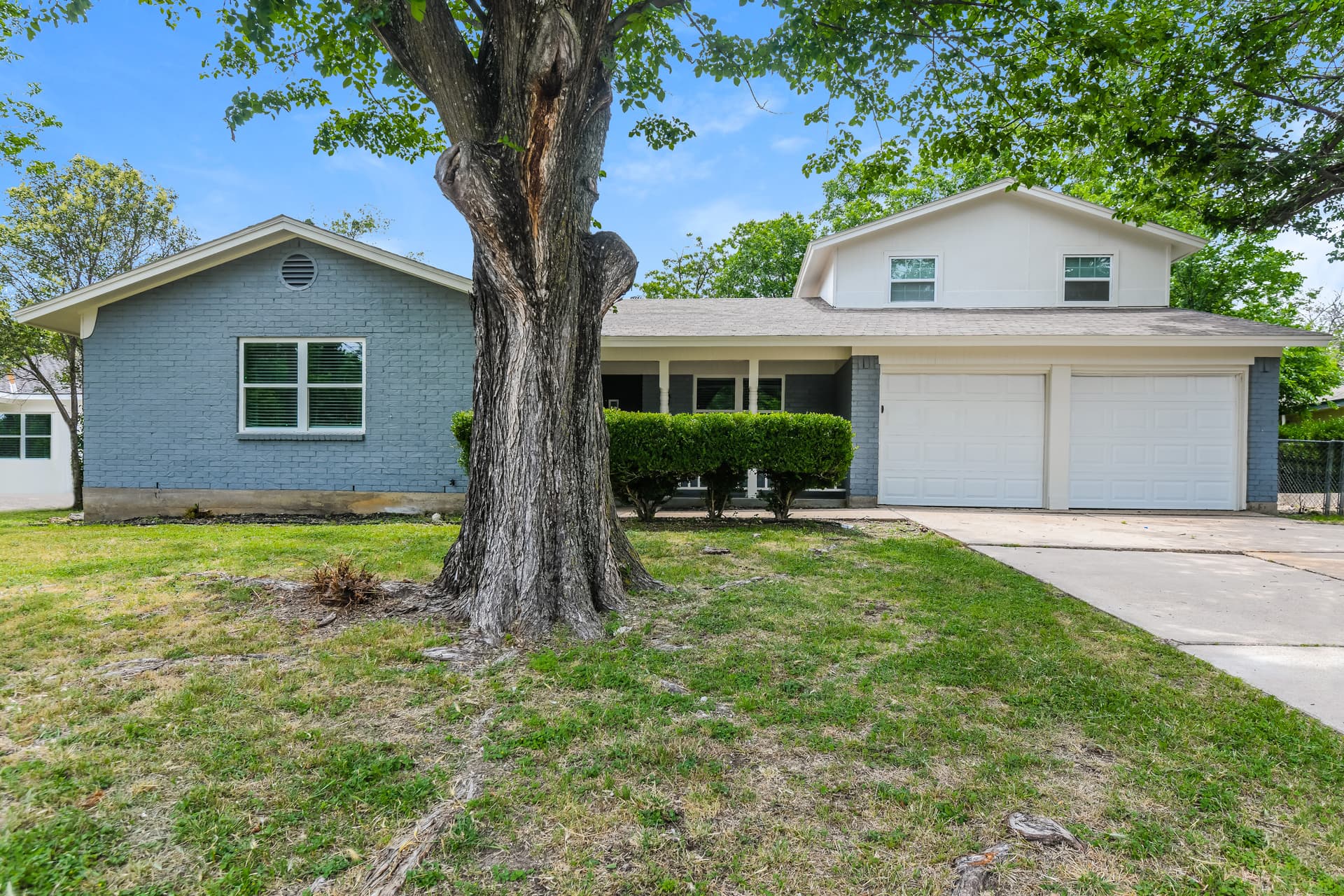 2417 Skyline Dr