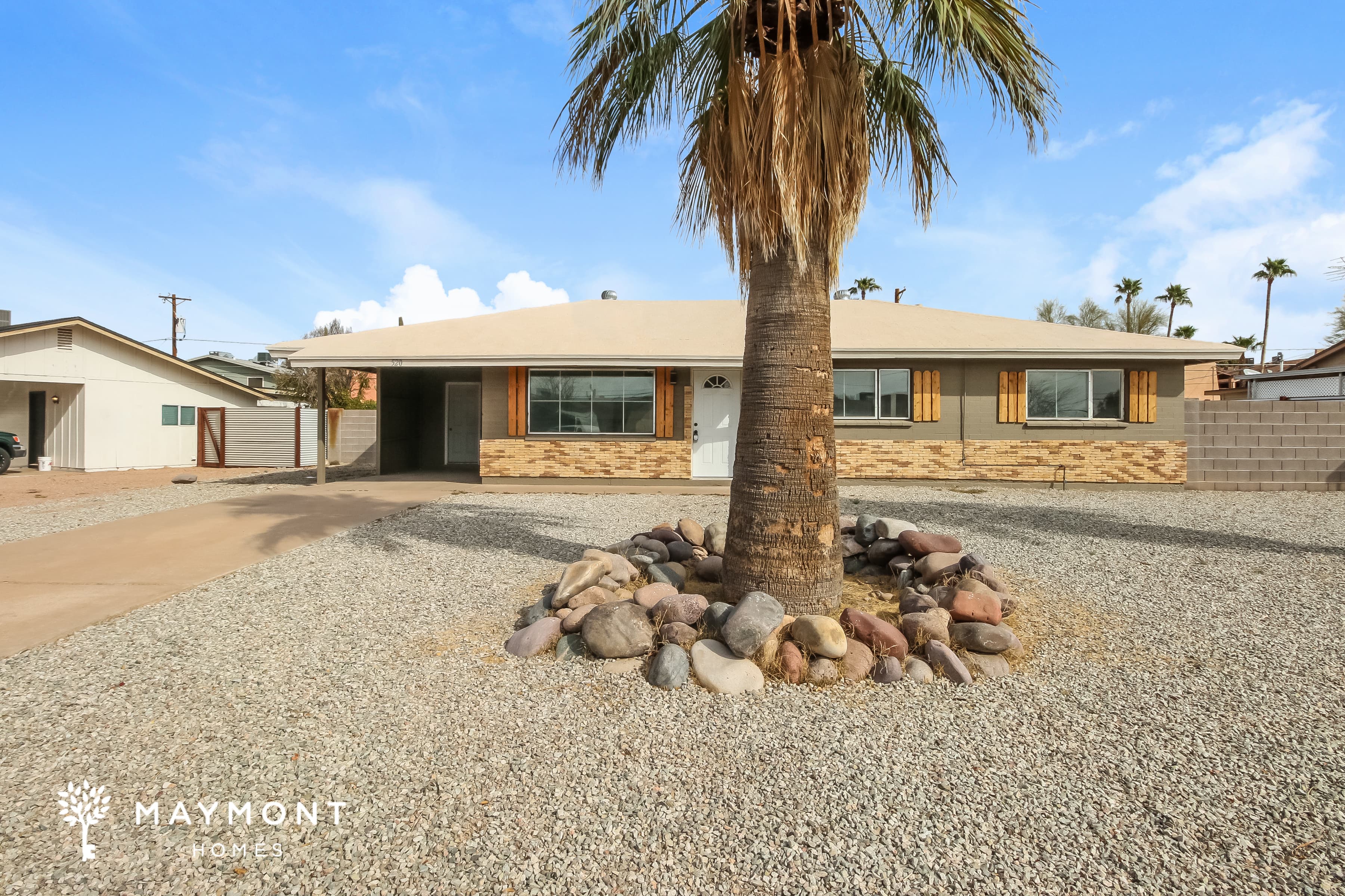 520 E Desert Ave