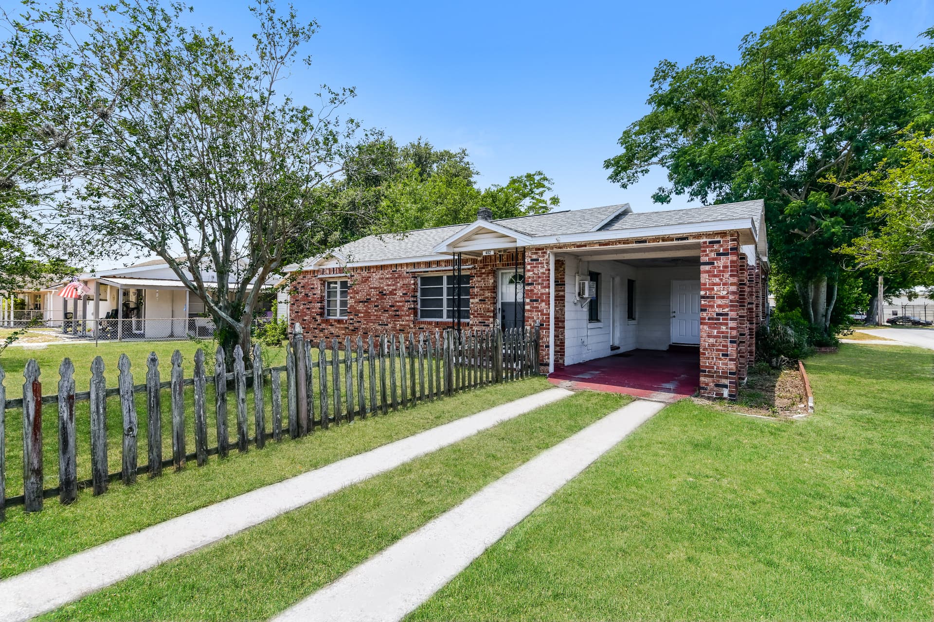 402 Ariana Avenue