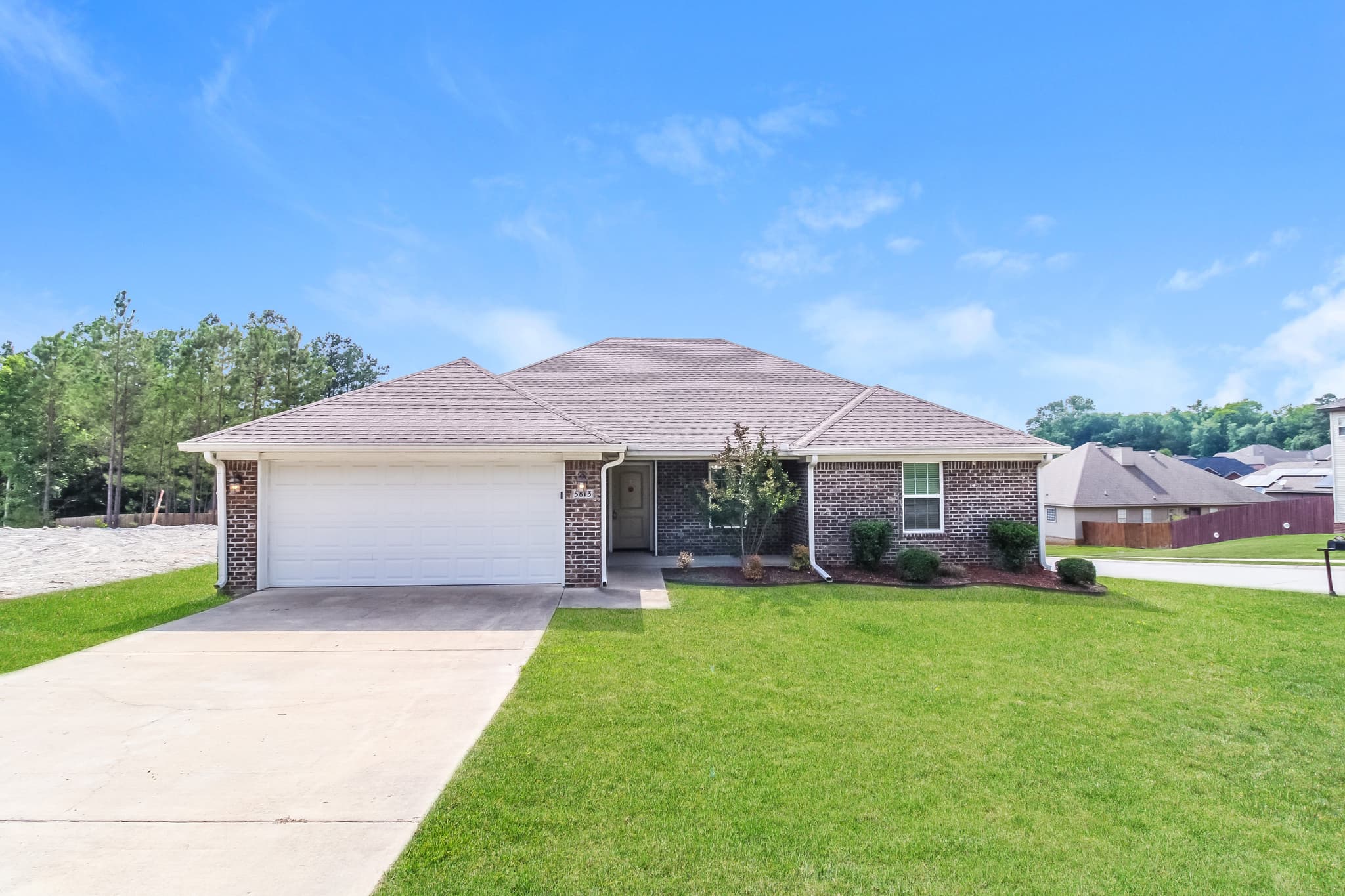 5813 Heritage Heights Drive