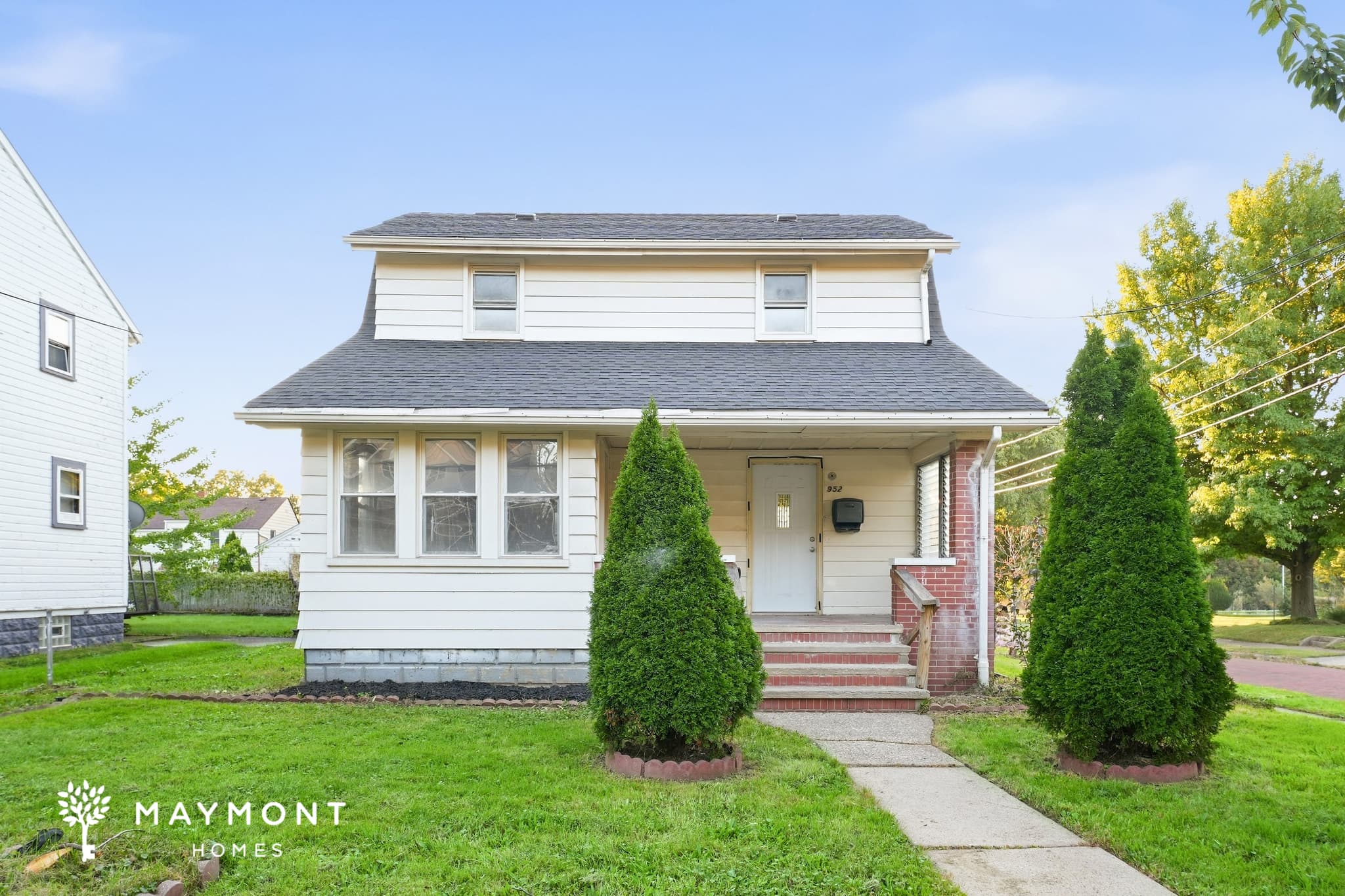 952 Dan St