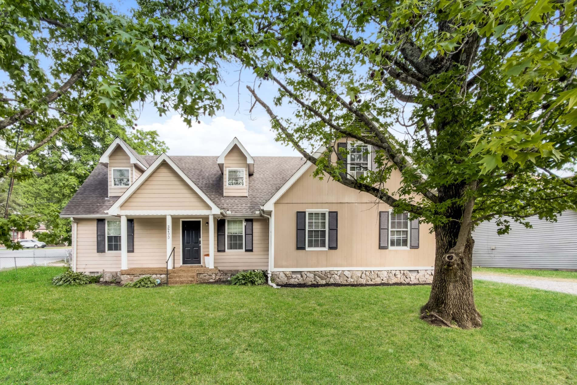 3202 Lakeford Drive