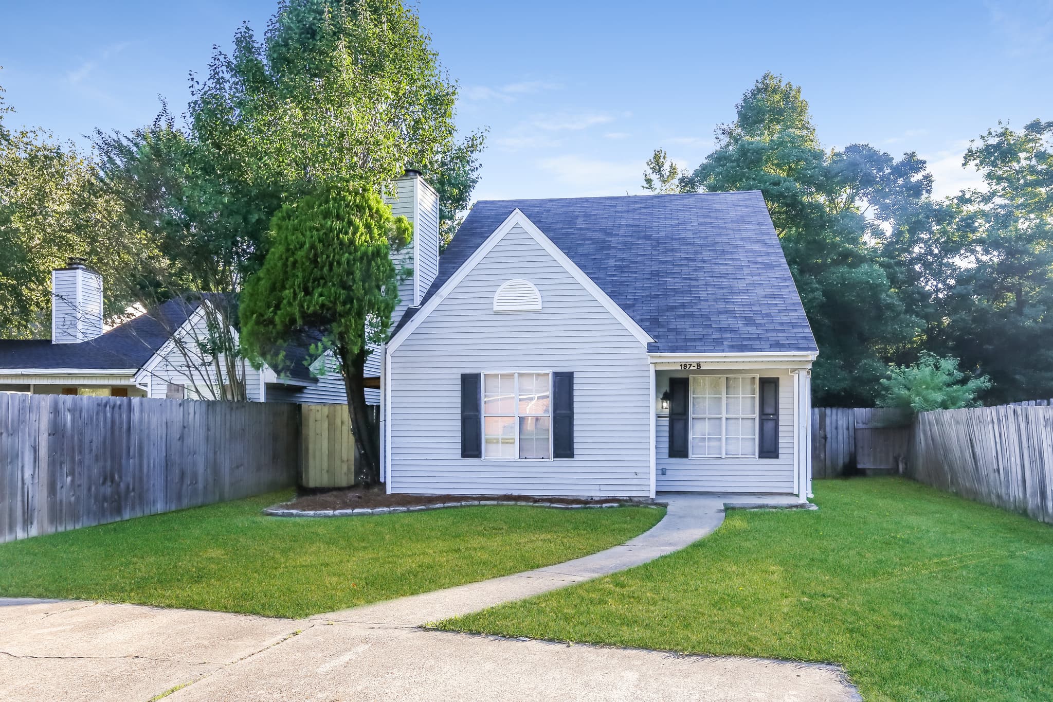 187 B Cumberland Rd