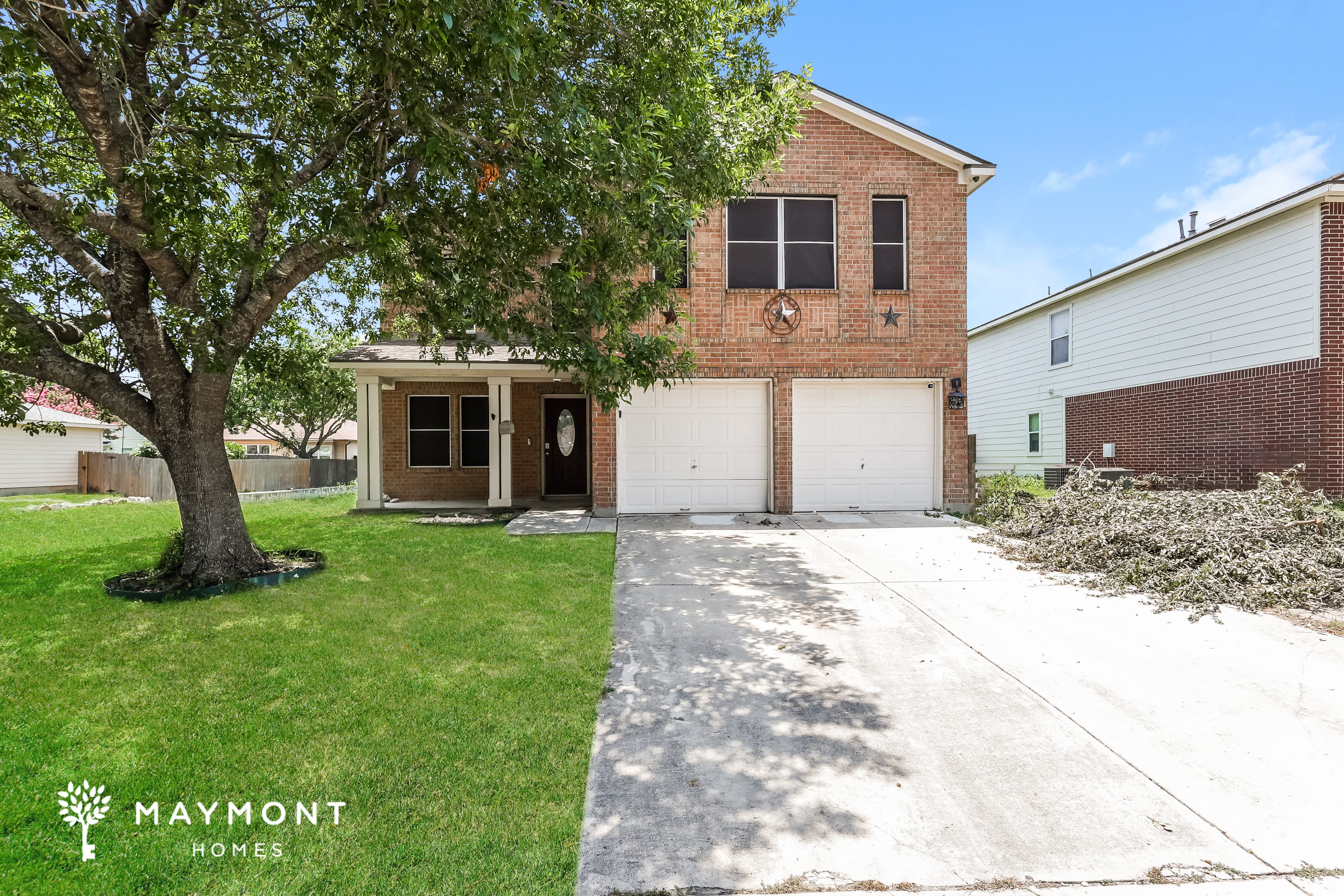 15811 Borwick Ln