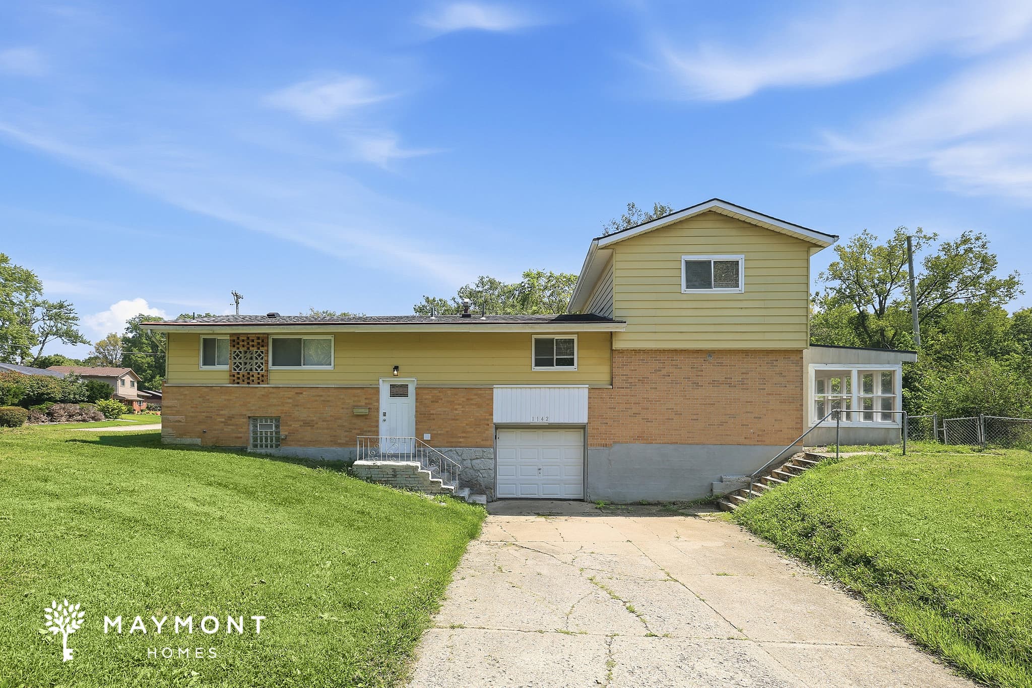 1142 Normdave Dr