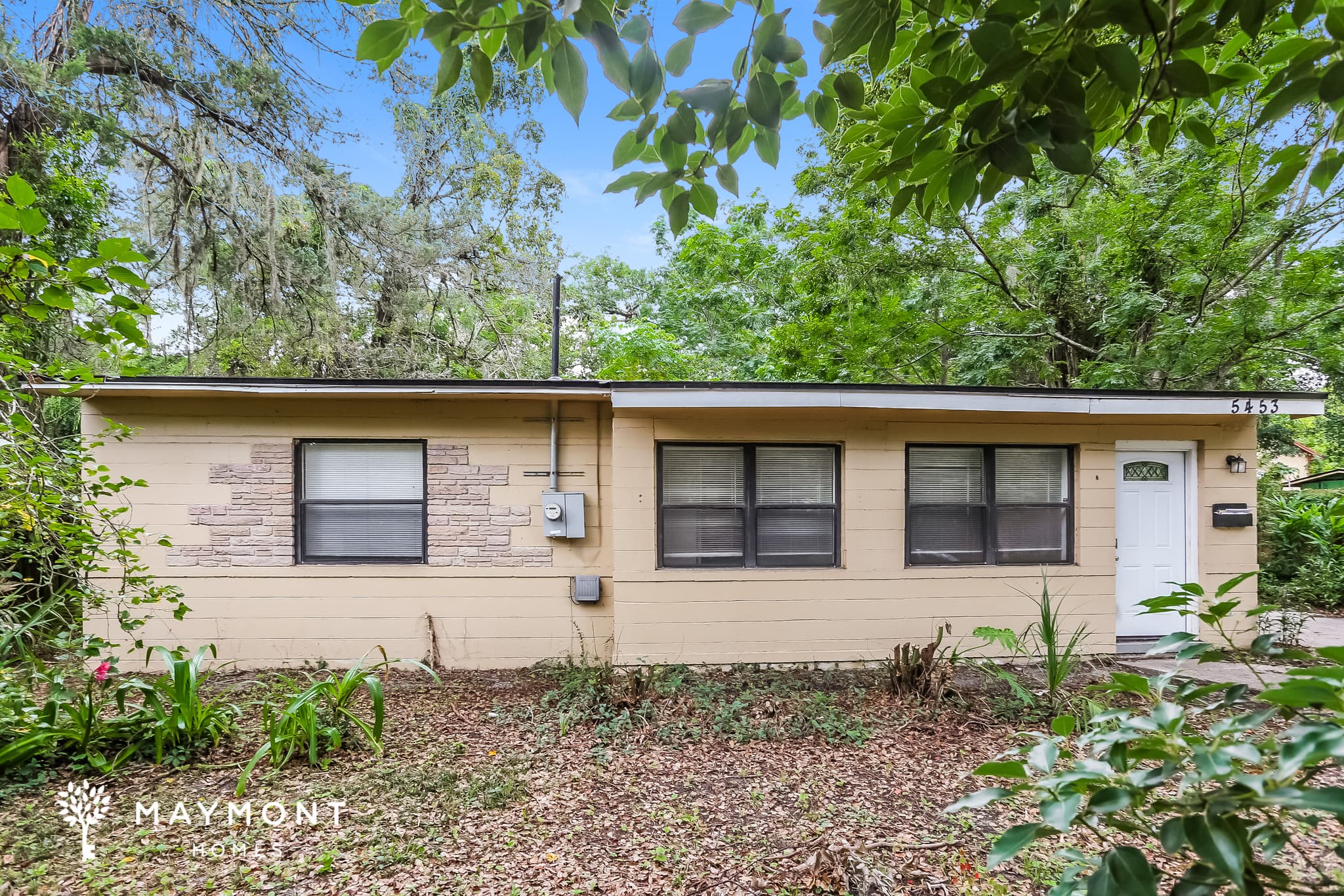 5453 Oak Forest Dr