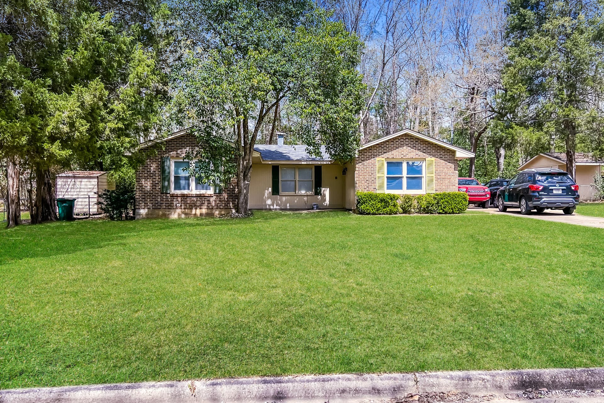 3591 Robert E Lee Drive