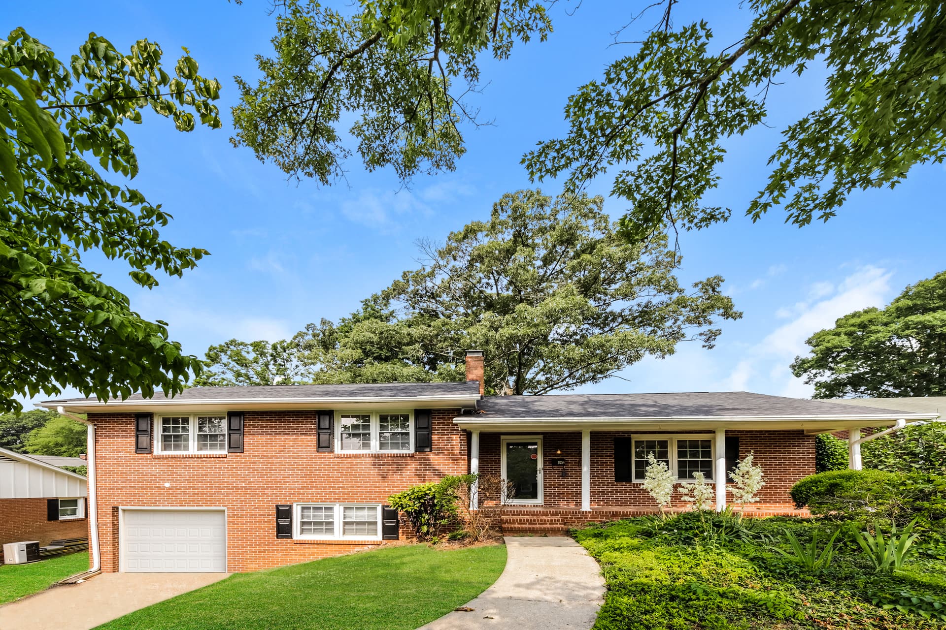 1538 Abbey Court SW